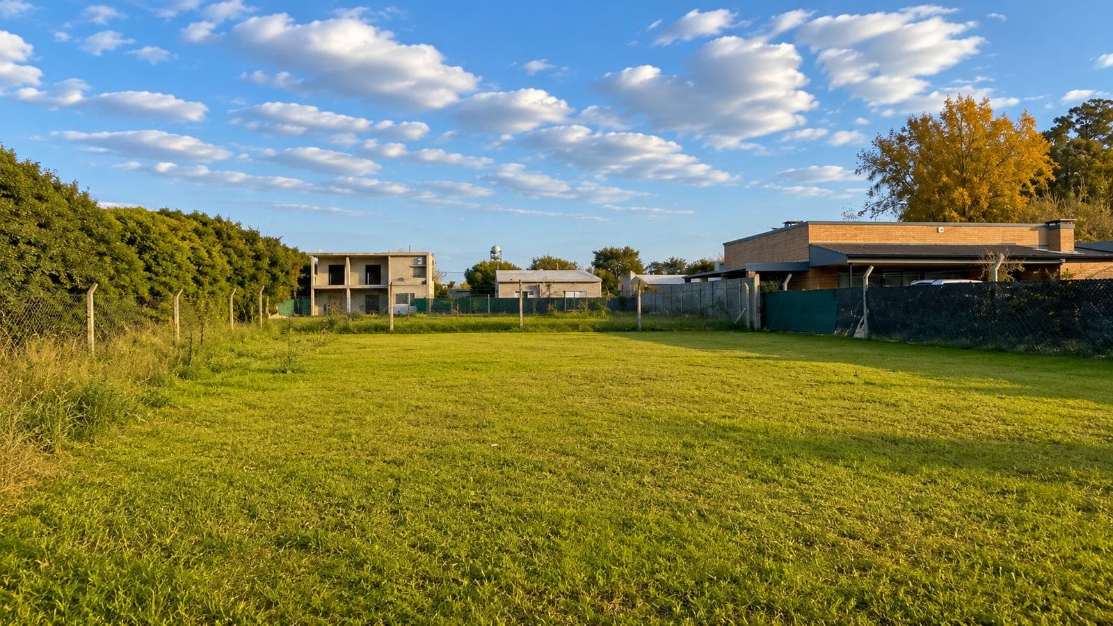A place to start building your dreams: a 580-square-meter lot with utilities | Lobos
