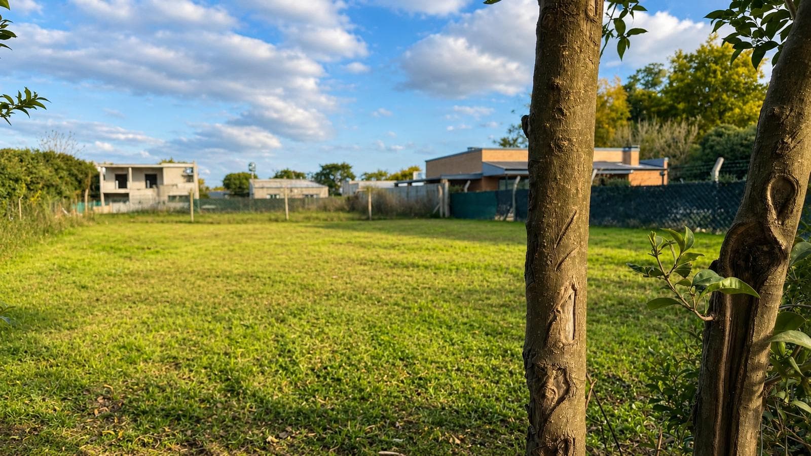 A place to start building your dreams: a 580-square-meter lot with utilities | Lobos