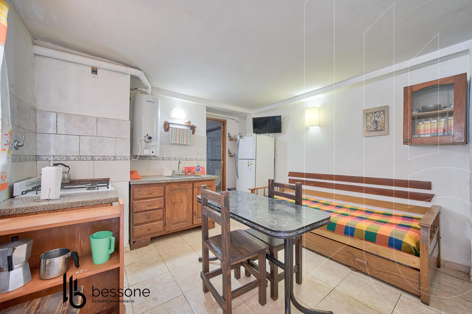 Casa mas 2 deptos en Constitución