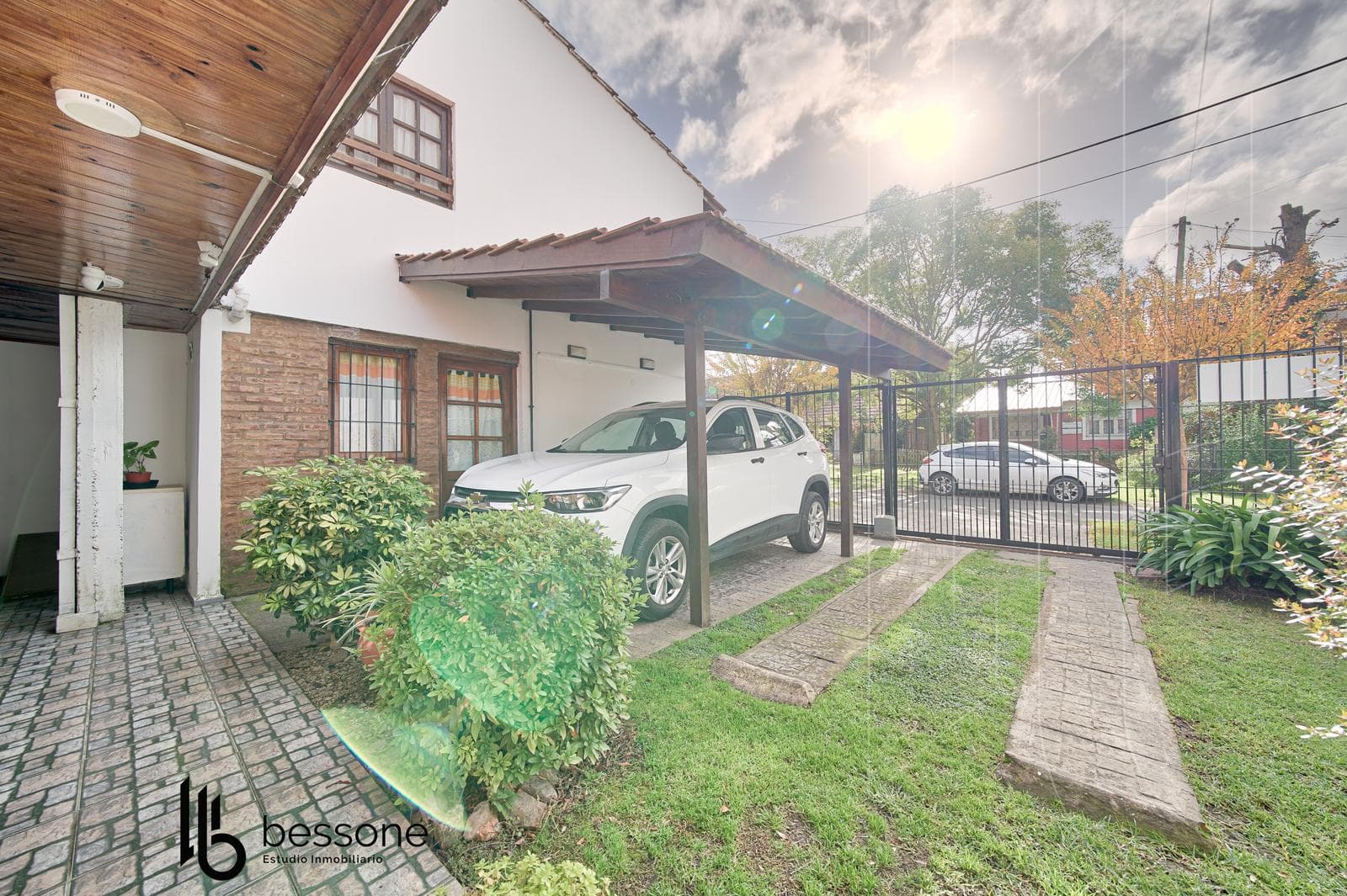 Casa mas 2 deptos en Constitución