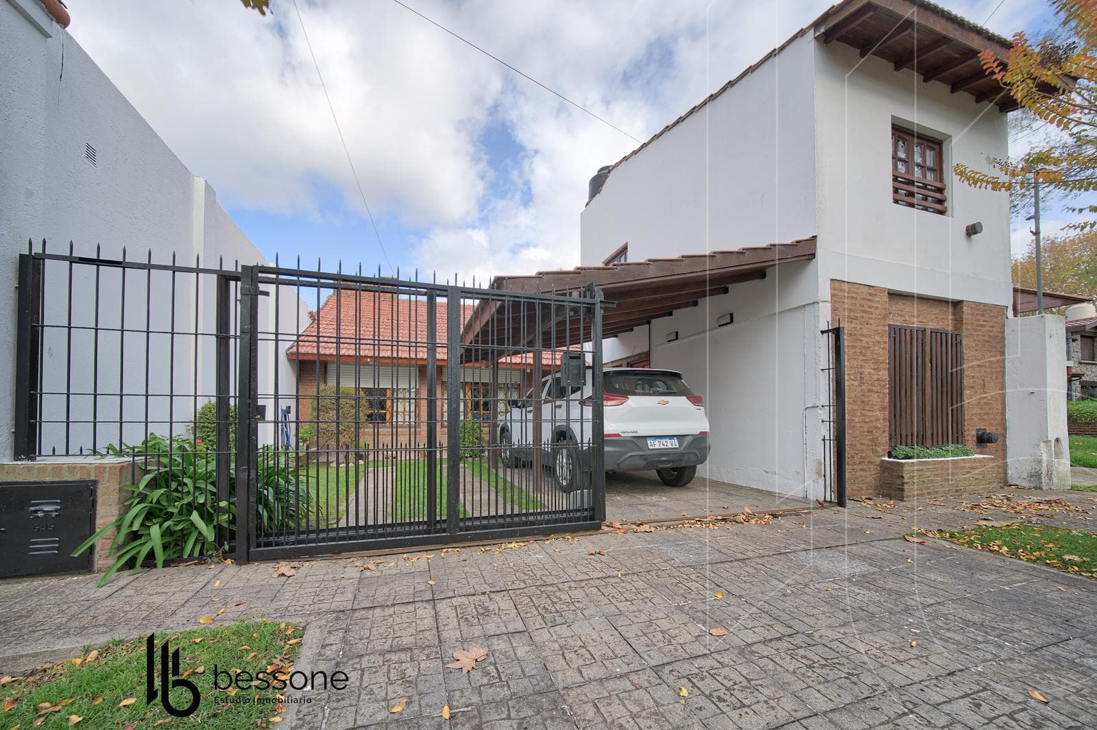 Casa mas 2 deptos en Constitución