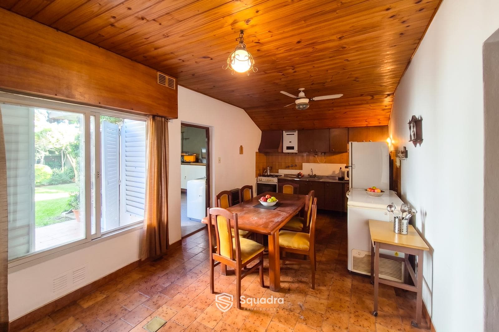 FOR SALE - Three-bedroom house with a patio featuring a barbecue area and a garage - Nuestra Señora de la Guardia, Rosario.