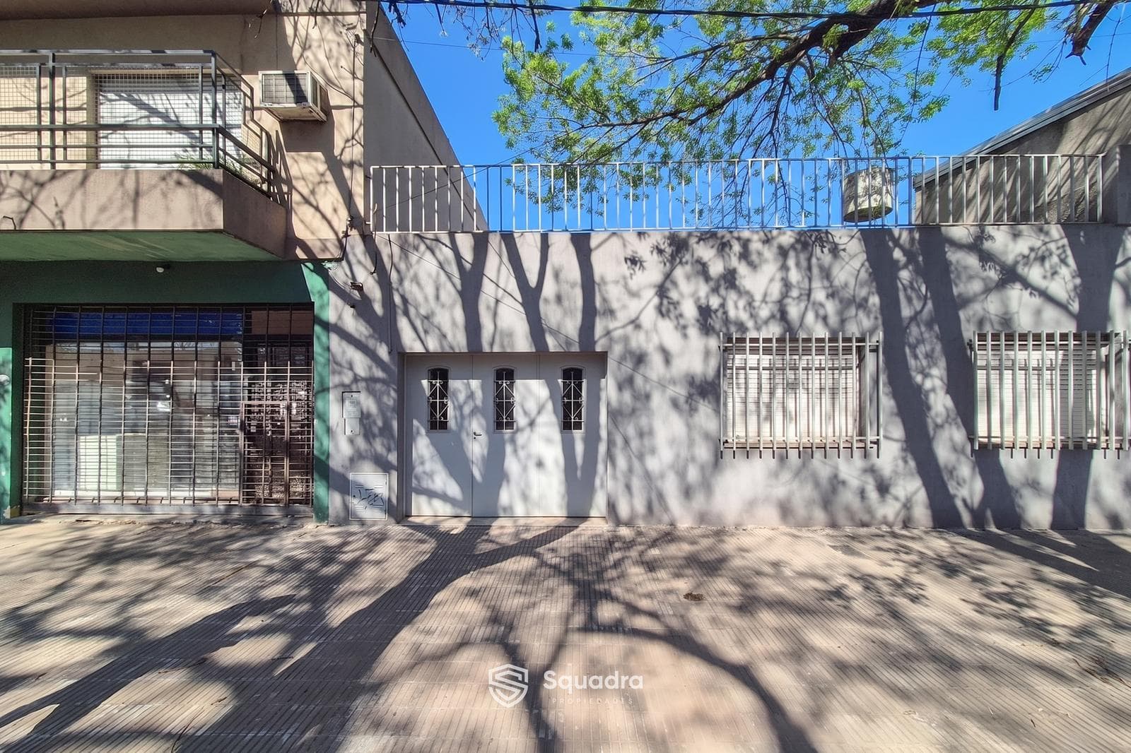 FOR SALE - Three-bedroom house with a patio featuring a barbecue area and a garage - Nuestra Señora de la Guardia, Rosario.