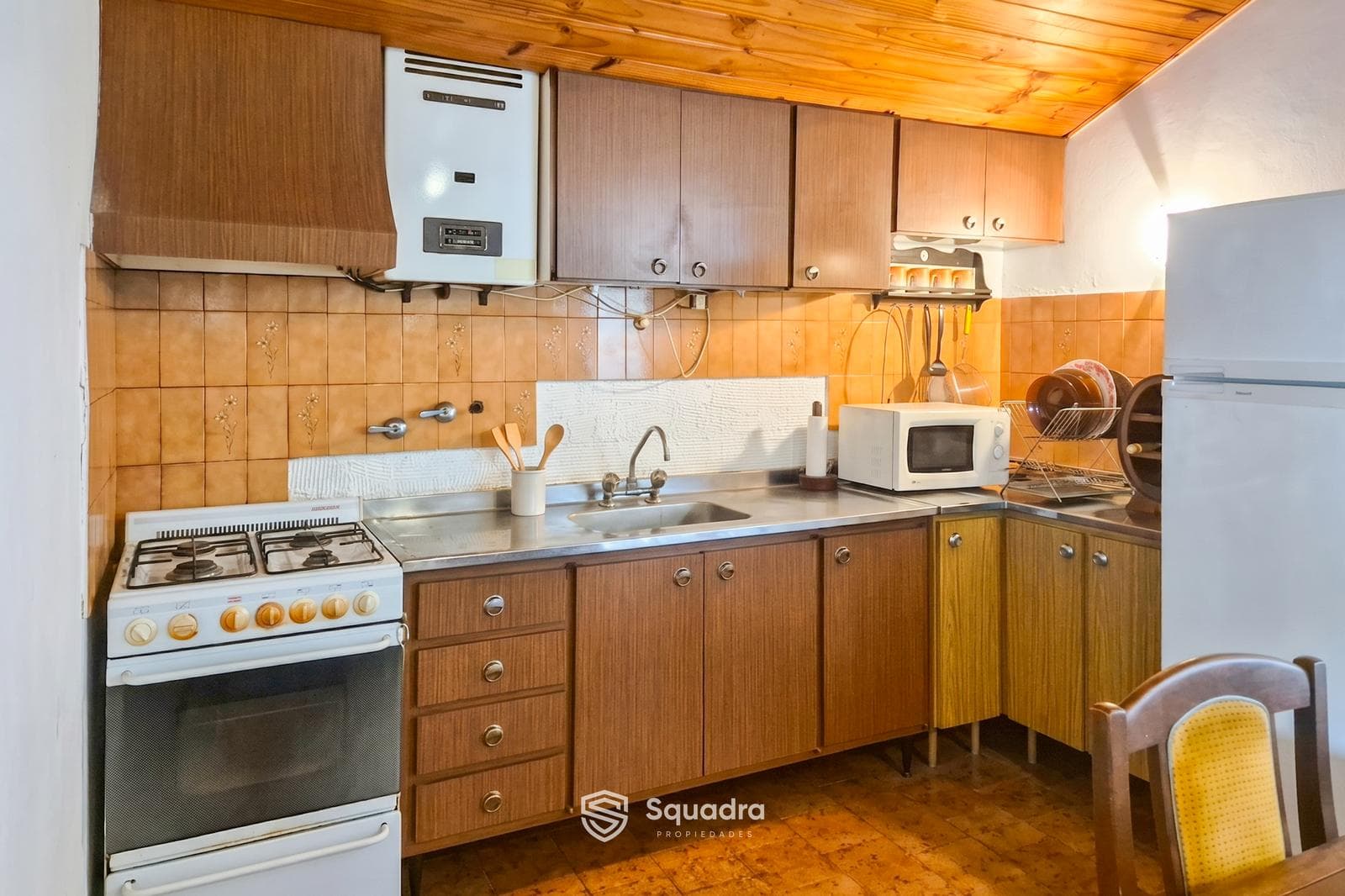 FOR SALE - Three-bedroom house with a patio featuring a barbecue area and a garage - Nuestra Señora de la Guardia, Rosario.