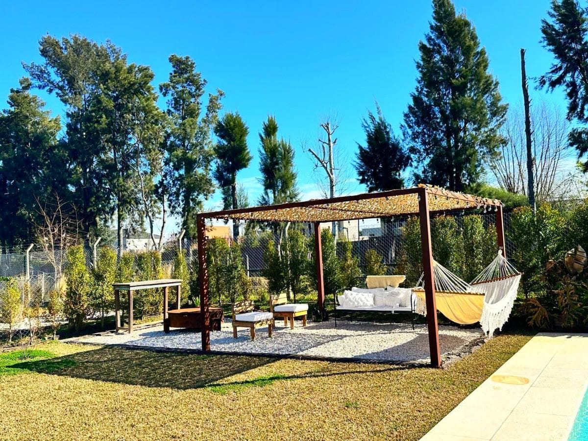 House for Sale - Santa Ana Neighborhood - Villanueva