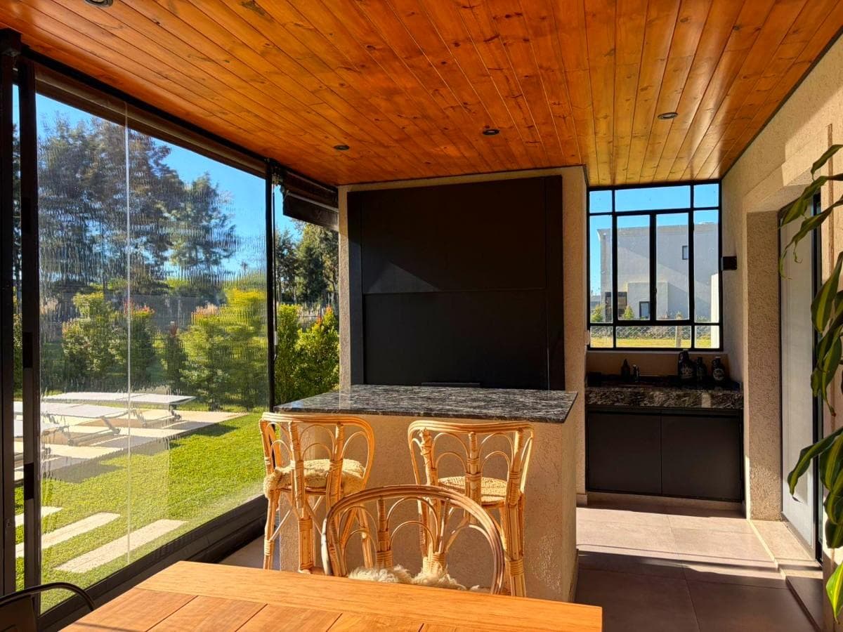 House for Sale - Santa Ana Neighborhood - Villanueva