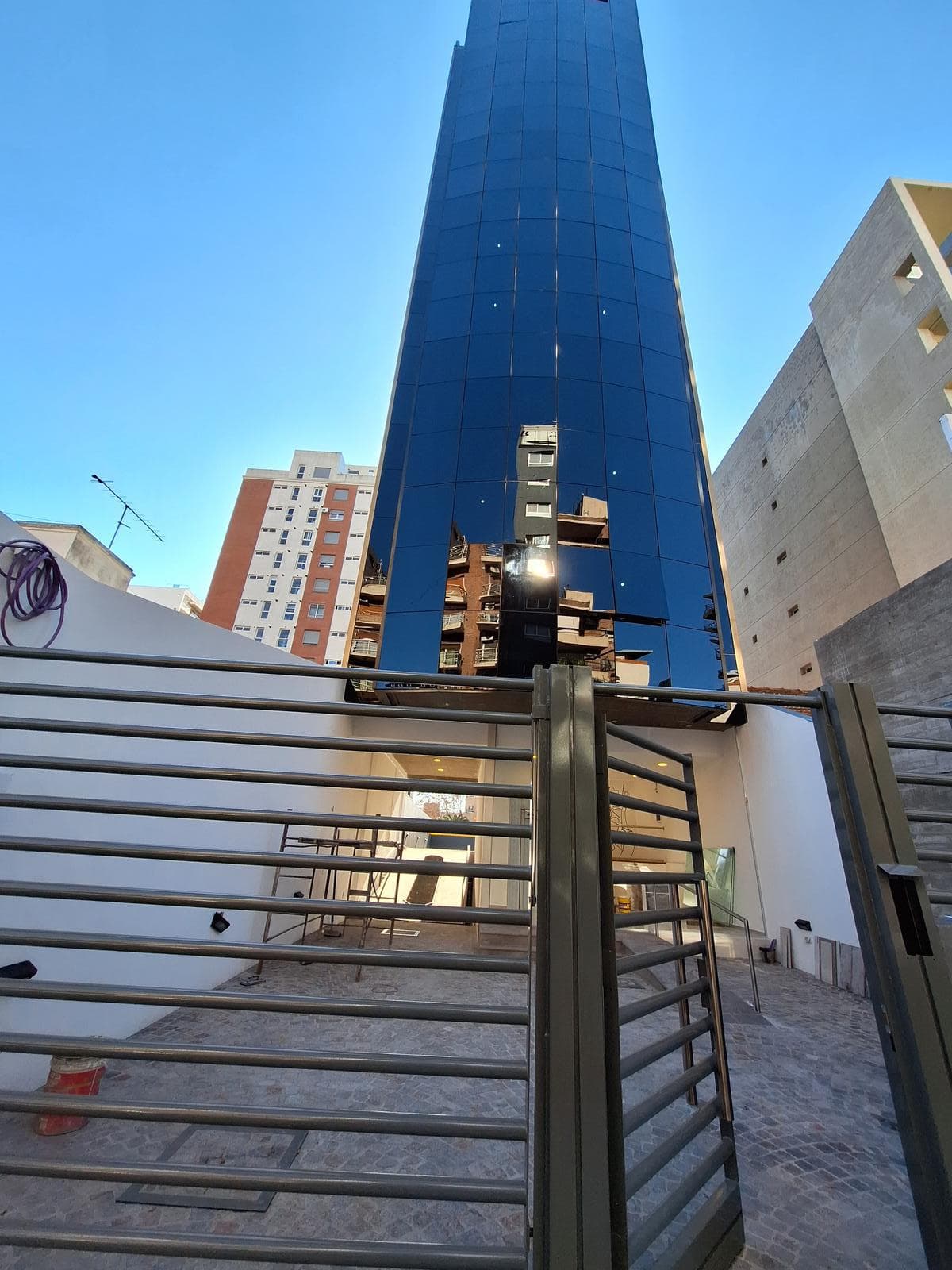 Premium 2-room office for rent in Downtown Quilmes - Plaza Conesa