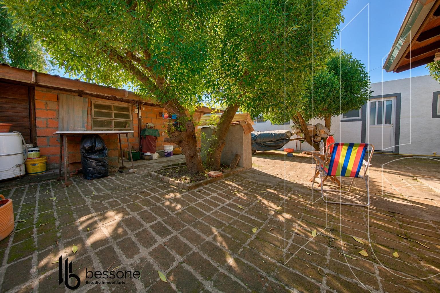 3-Room House in Parque Barrio, Oceanfront