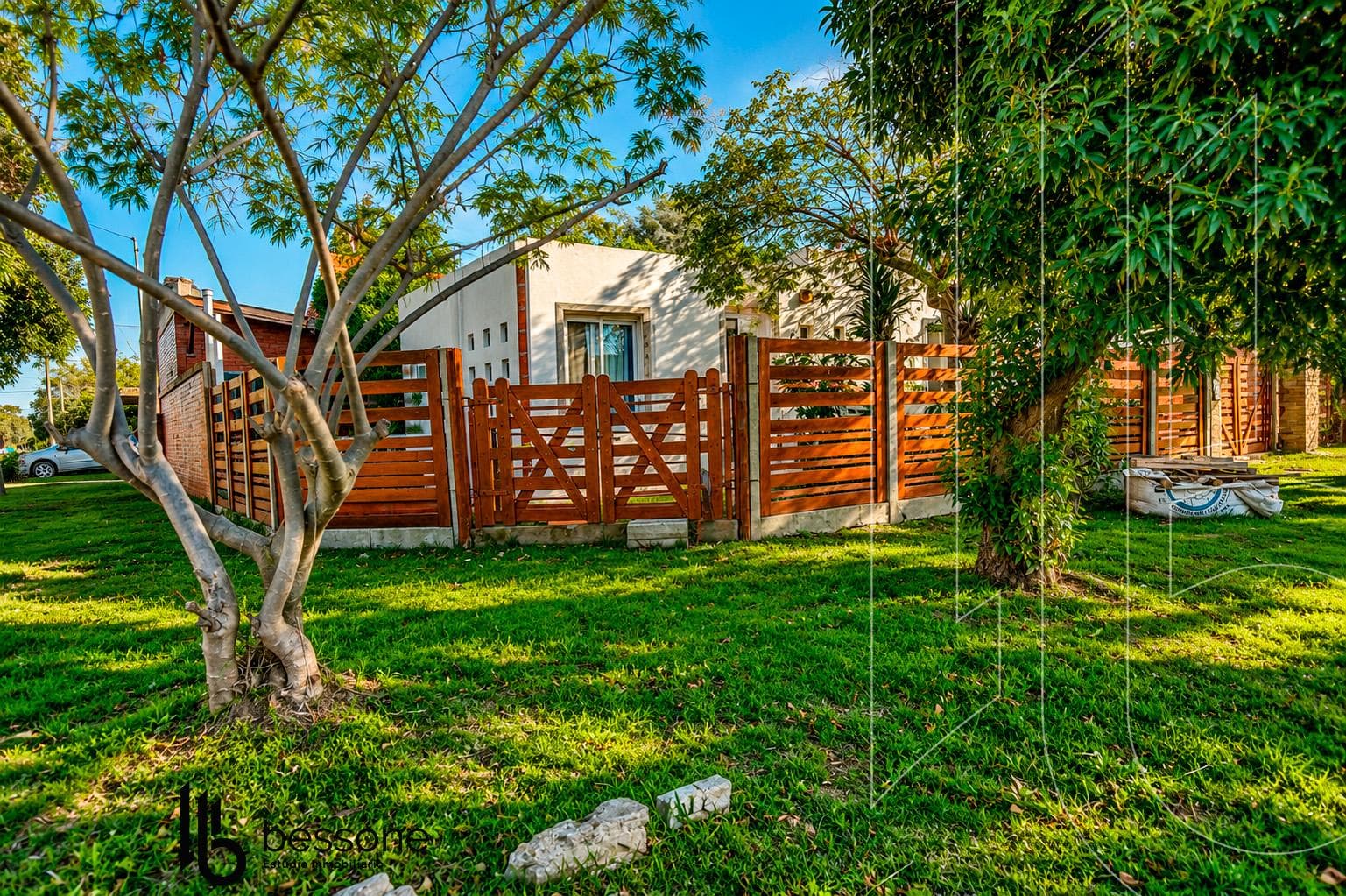 3-Room House in Parque Barrio, Oceanfront