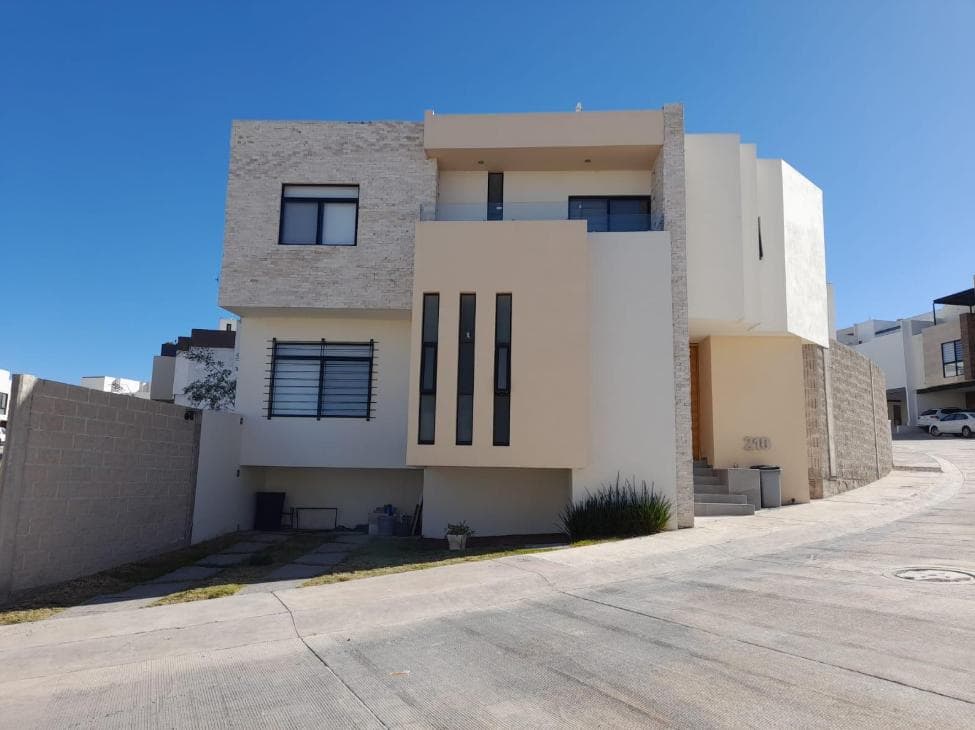HOUSE FOR SALE ON PRIVADA CAMPO AZUL WITH 165 M² OF LAND AND 249 M² OF FLOOR SPACE