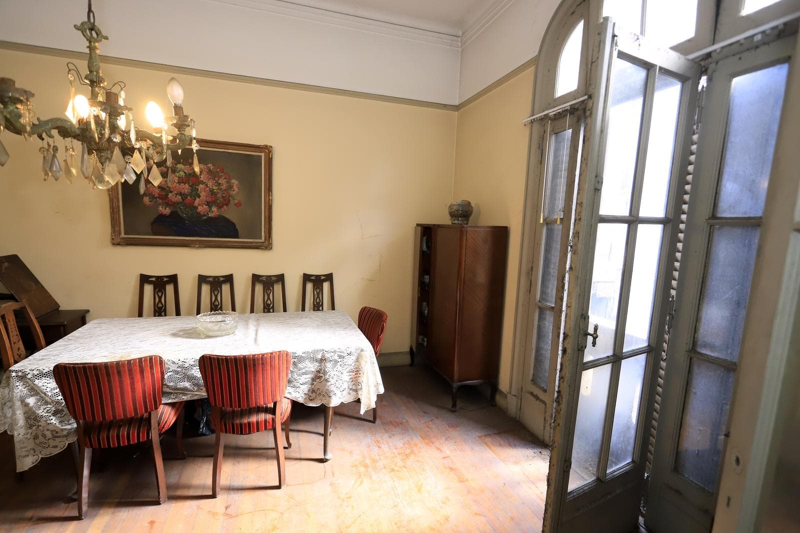 Departamento 4 ambientes más dependencias en Balvanera semipiso señorial venta