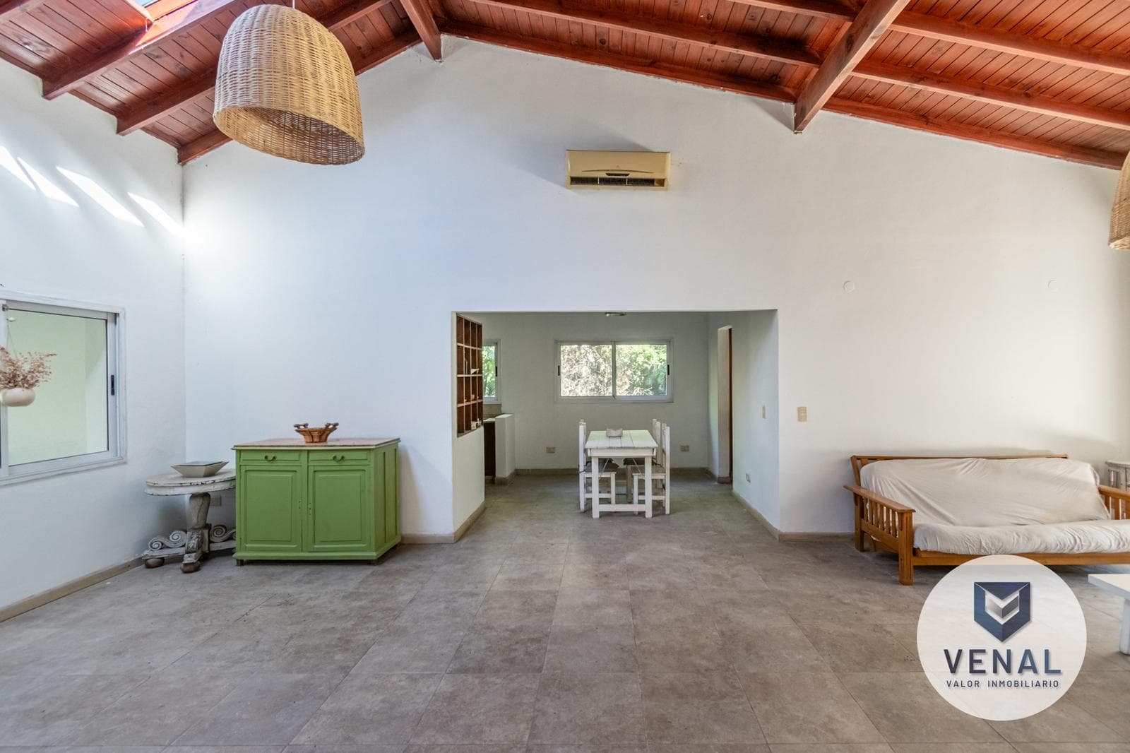 House for Sale: 4 Rooms in the Sausalito Neighborhood, Pilar; 3 Bedrooms, 1 Suite, Gallery, Barbecue Area, Pool