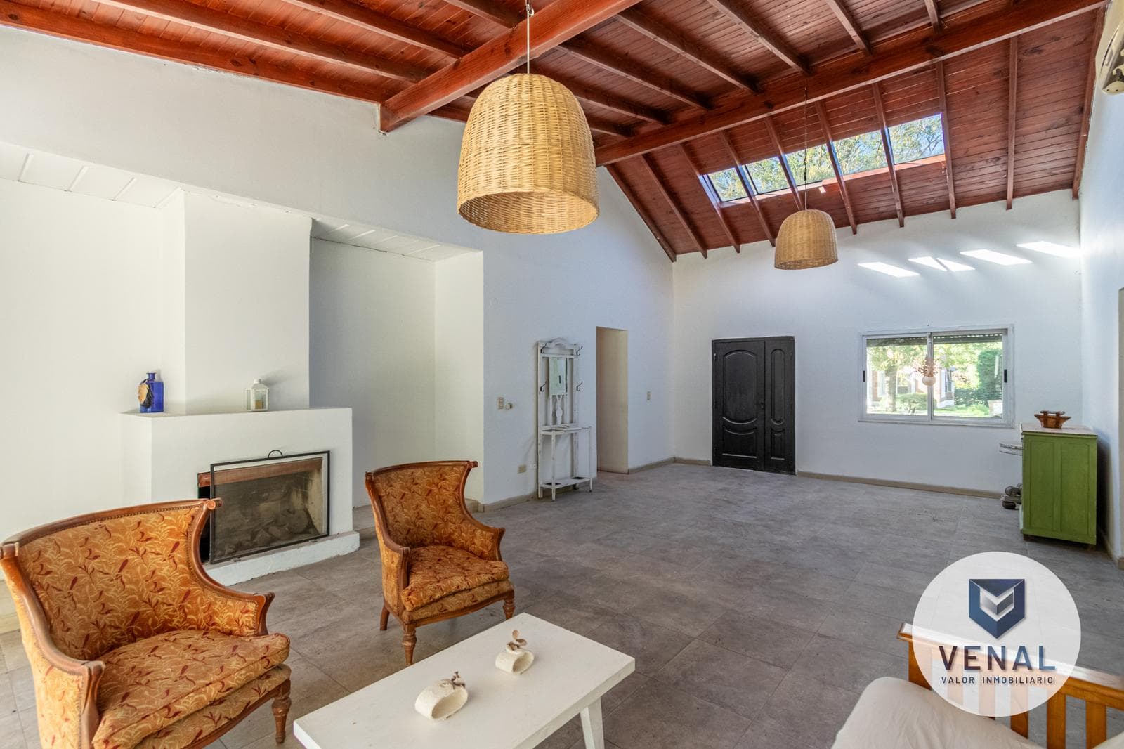 House for Sale: 4 Rooms in the Sausalito Neighborhood, Pilar; 3 Bedrooms, 1 Suite, Gallery, Barbecue Area, Pool