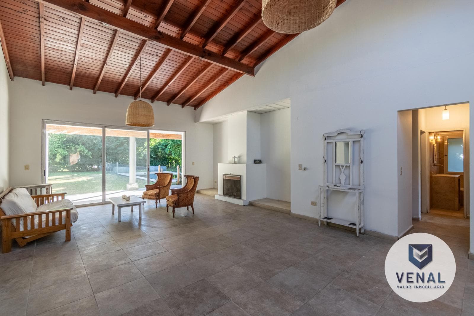 House for Sale: 4 Rooms in the Sausalito Neighborhood, Pilar; 3 Bedrooms, 1 Suite, Gallery, Barbecue Area, Pool