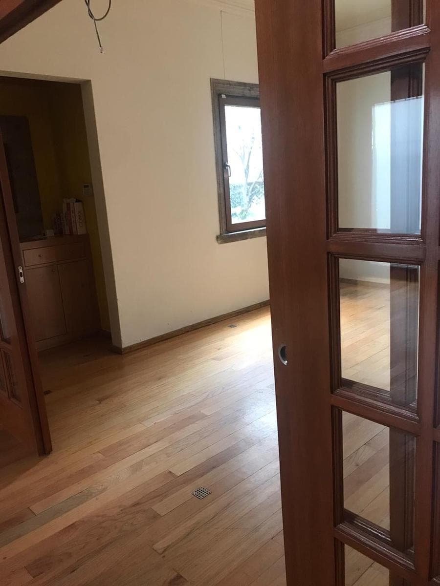 Porfirian-style house for rent with zoning for office use
