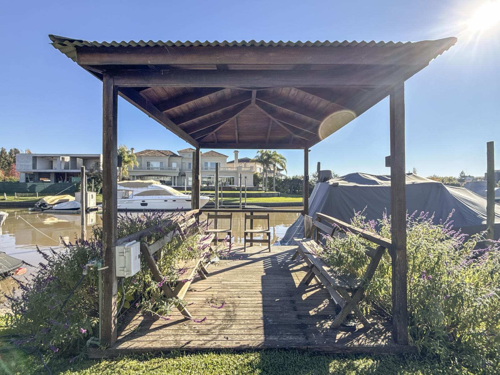 House for sale in Albanueva with its own boat slip