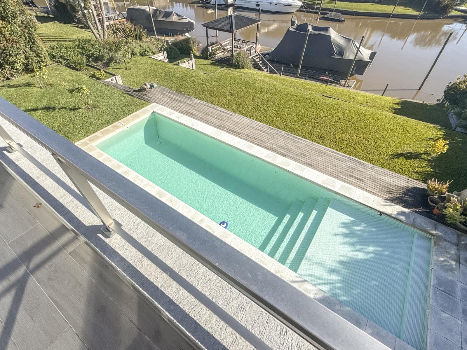House for sale in Albanueva with its own boat slip