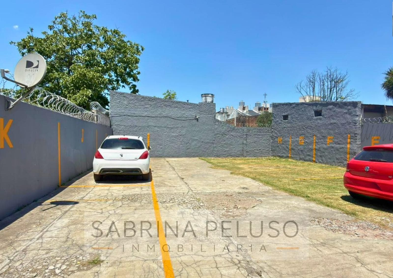 FOR RENT—2-room apartment with garage—Downtown Moreno