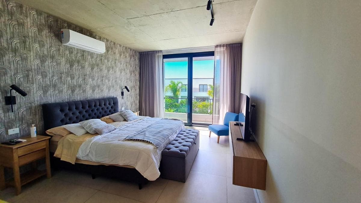 House in Ceibos, Puertos del Lago - Pool Design and Fully Equipped.