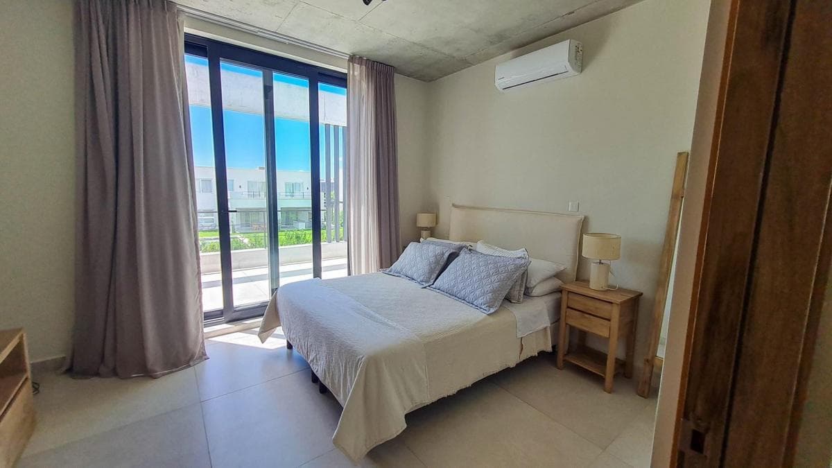 House in Ceibos, Puertos del Lago - Pool Design and Fully Equipped.