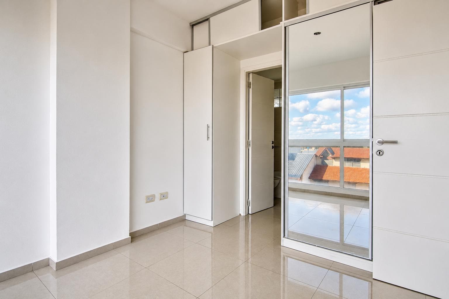 New 2-Room Apartment on the Beachfront in Zacagnini