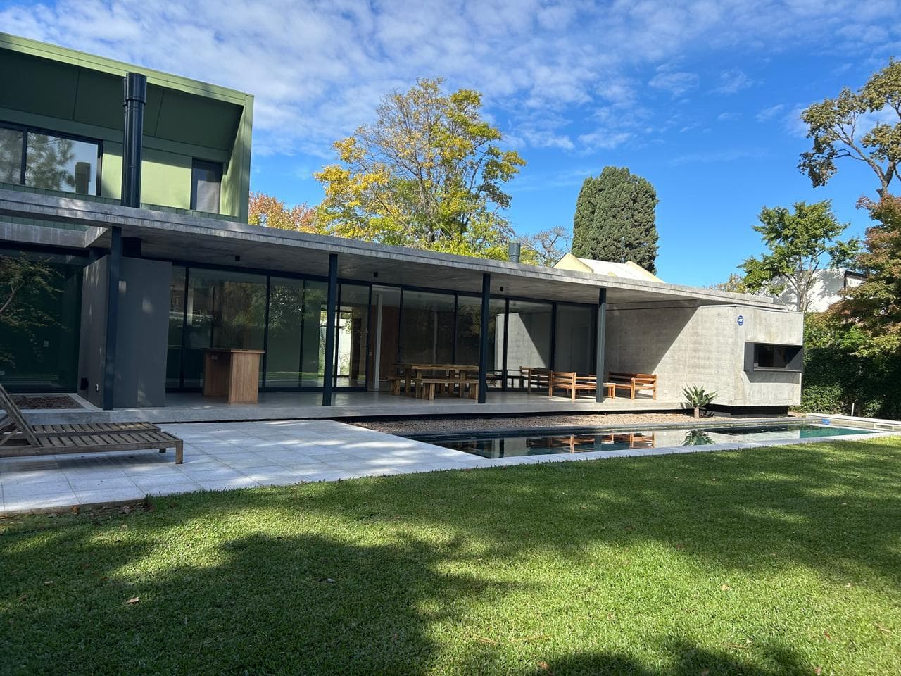 House for sale in Las Lomas de San Isidro. 3 en-suite bedrooms. Pool. Brand new.