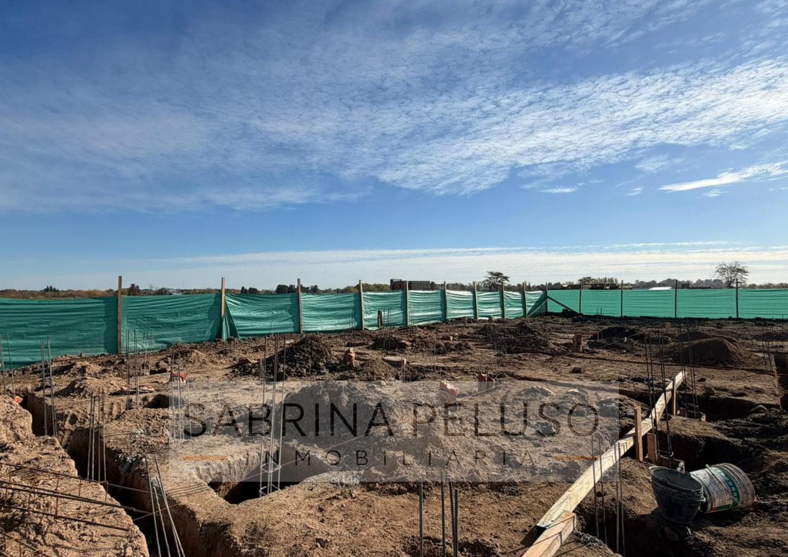 House under construction · Financed · Prados del Oeste II gated community · Moreno