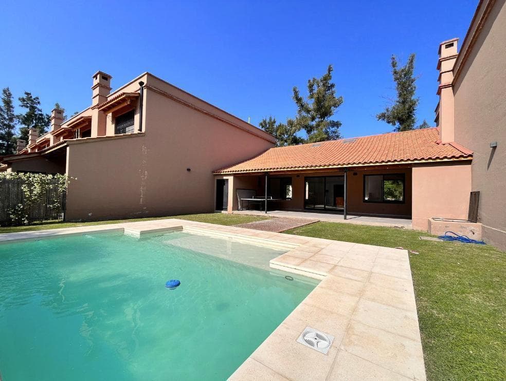 Casa de 3 dormitorios en Aldea Fisherton,