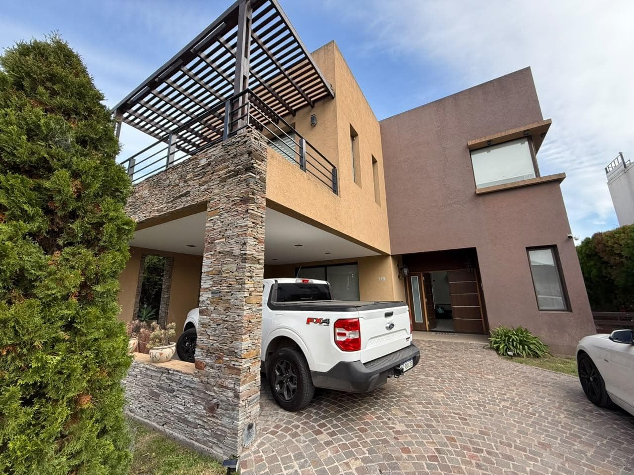 VENTA CASA 5 AMBIENTES DE CATEGORÍA FULL AMENITIES EN BARRIO LOS TRONCOS