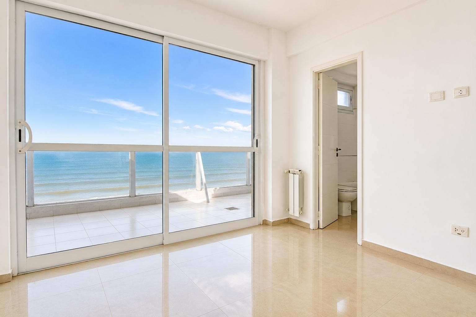 New 2-Room Apartment on the Beachfront in Zacagnini