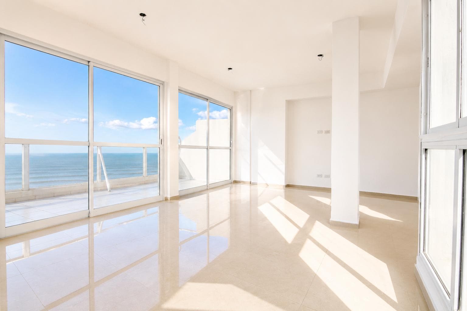 New 2-Room Apartment on the Beachfront in Zacagnini