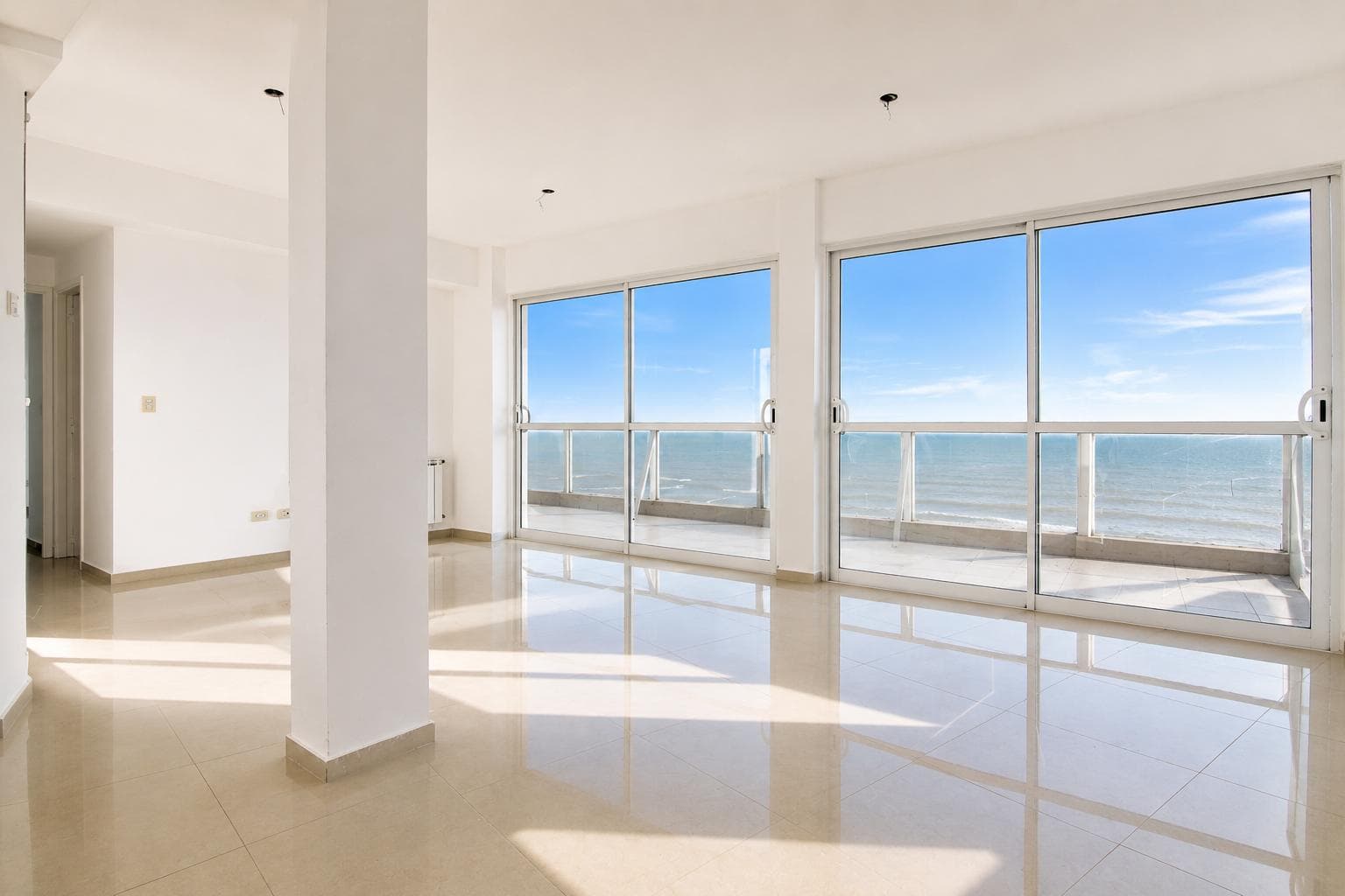 New 2-Room Apartment on the Beachfront in Zacagnini