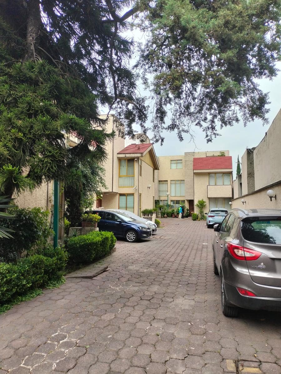 House for Sale in a Golf Club, Tlalpan