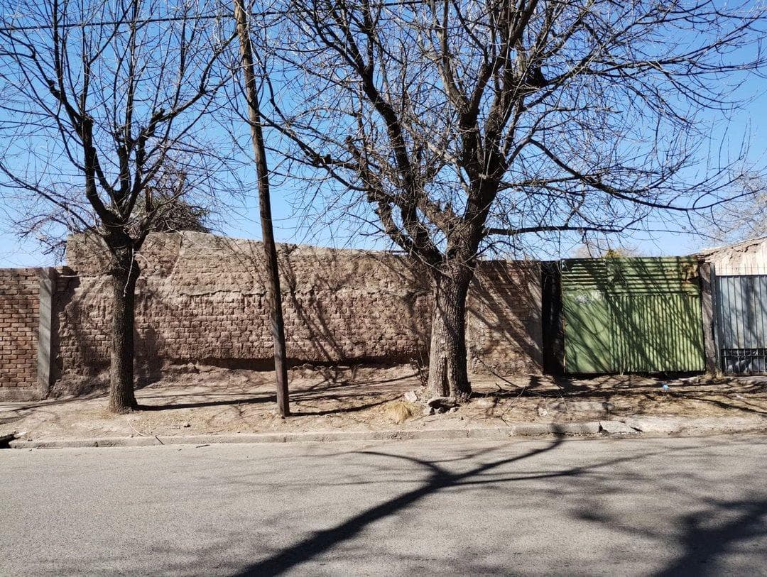 Large lot for sale in downtown Luján