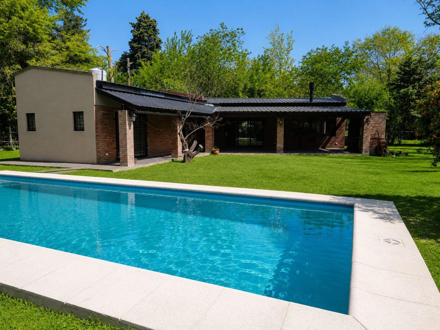 FOR SALE | HOUSE | 3 ROOMS | SWIMMING POOL | BARBECUE