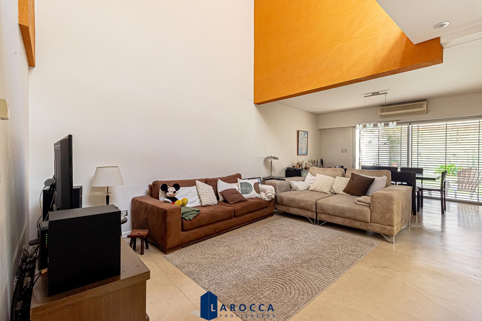 HOUSE - 4 ROOMS - FOR SALE - COLEGIALES - GARDEN WITH POOL - GARAGE