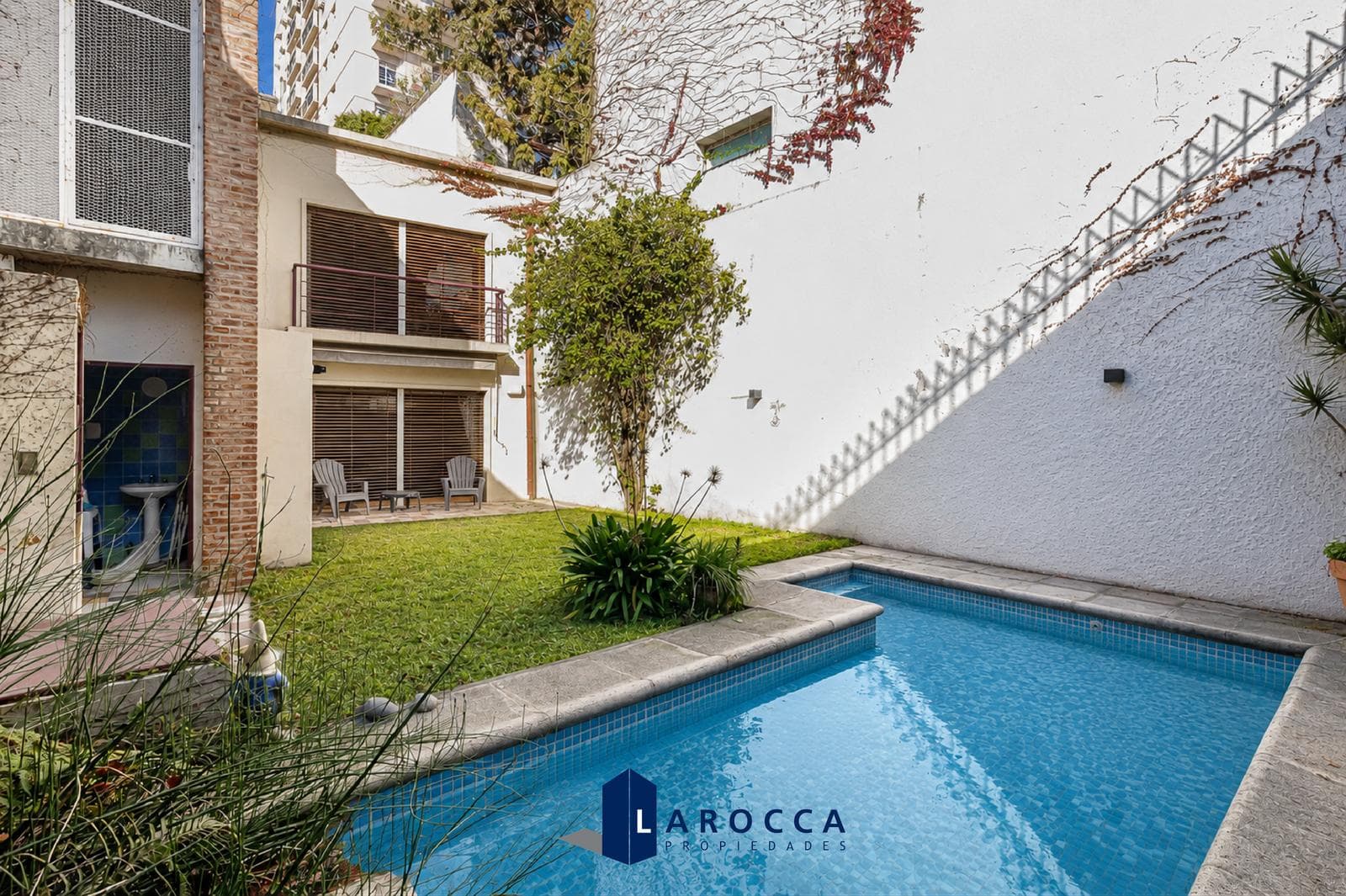 HOUSE - 4 ROOMS - FOR SALE - COLEGIALES - GARDEN WITH POOL - GARAGE