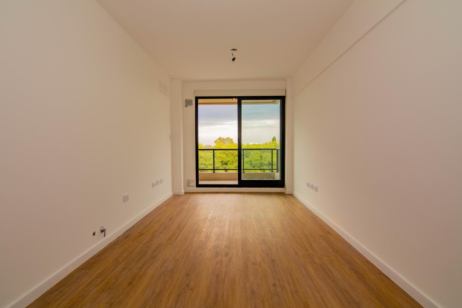 One-bedroom apartment on Av. Pellegrini in the 2600s