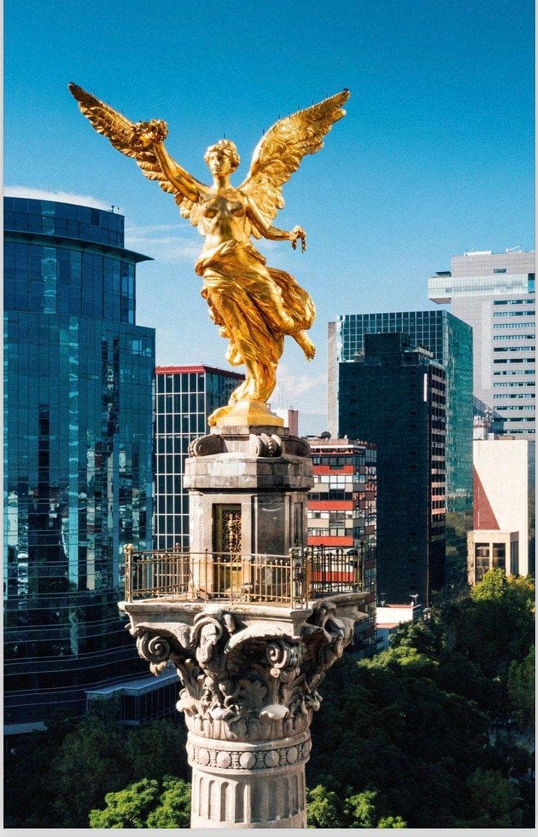 Pre-sale Apartments on Reforma Between the Ángel and the Diana