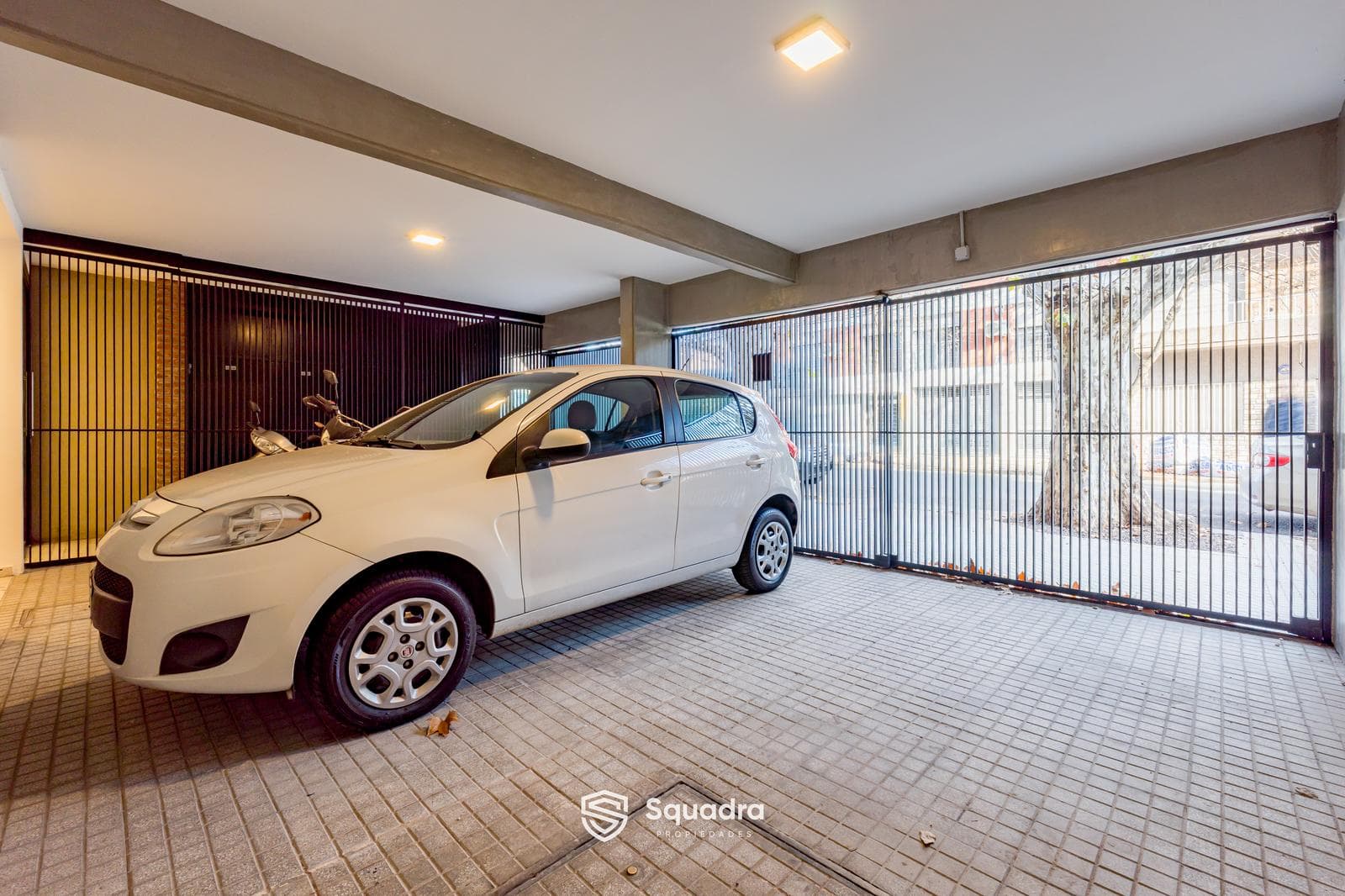 FOR SALE - Double garage located on the ground floor - Echesortu neighborhood, Rosario.