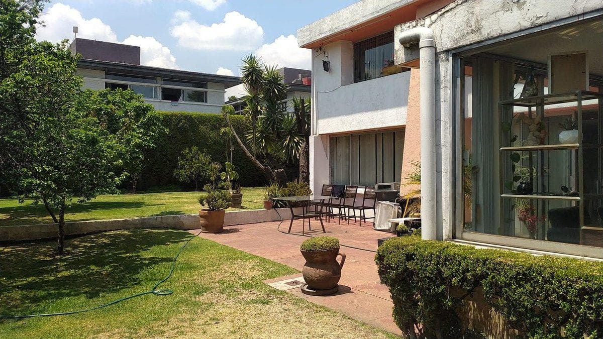 House for Sale in Lomas Quebradas with a Garden and Terrace