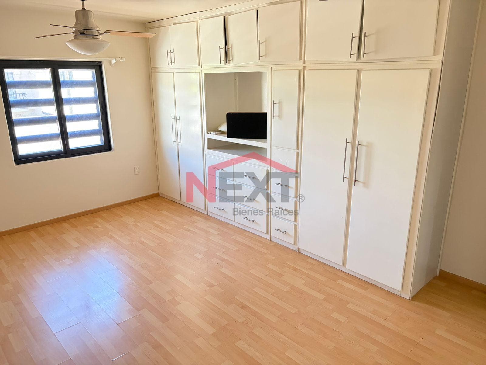 CASA EN VENTA COL. TULIPANES II