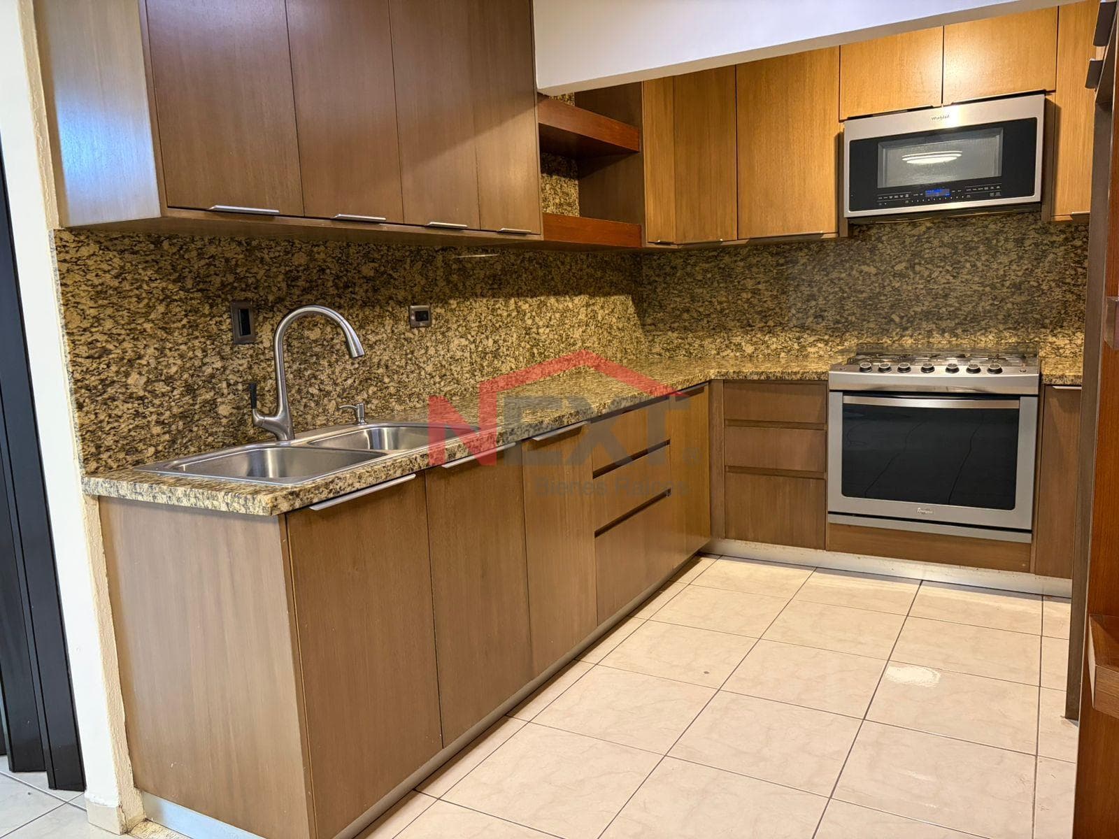 HOUSE FOR SALE IN THE TULIPANES II NEIGHBORHOOD