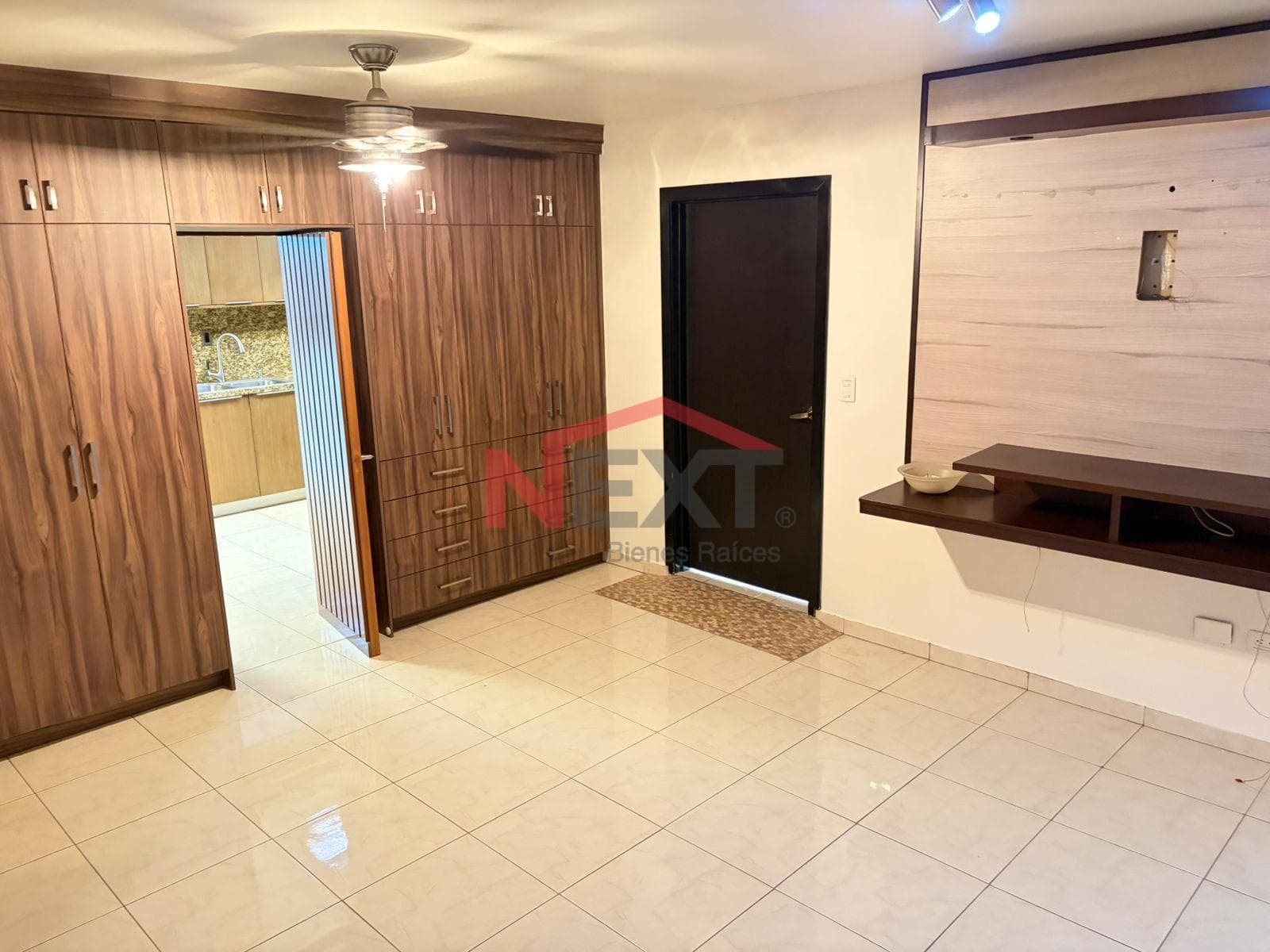 CASA EN VENTA COL. TULIPANES II