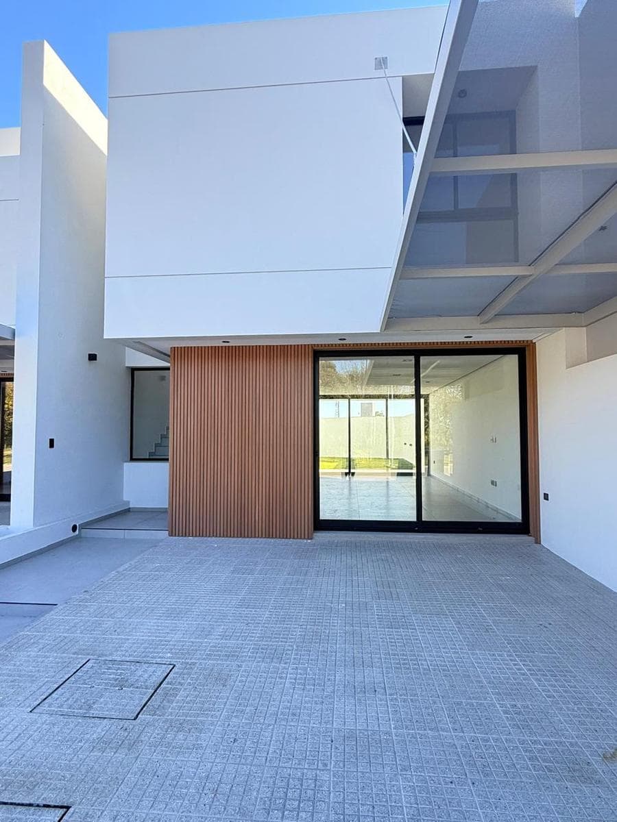 Luxury Duplex for Sale: 3 Bedrooms - Campo Chico