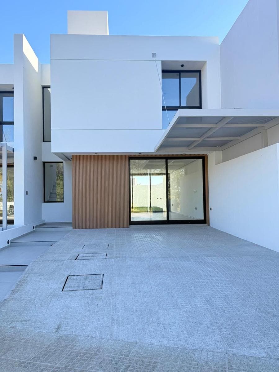 Luxury Duplex for Sale: 3 Bedrooms - Campo Chico