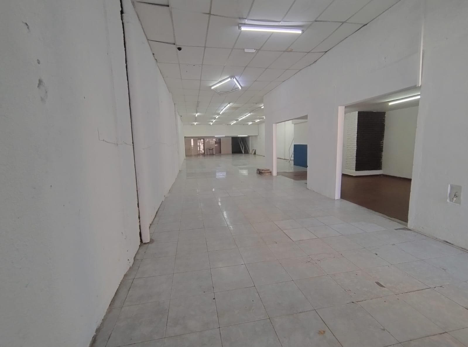 FOR RENT - 460 m² commercial space. Pichincha, Rosario