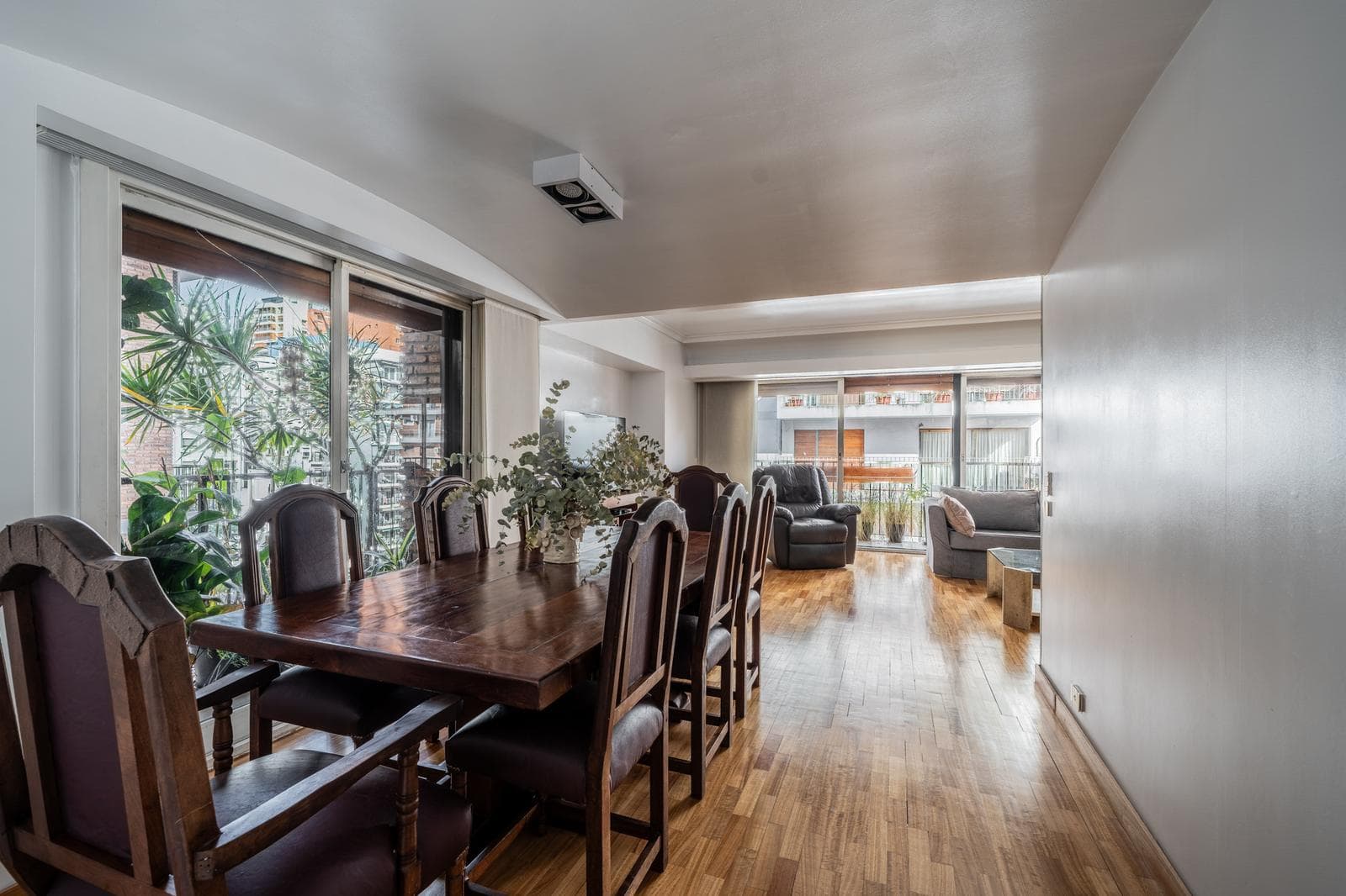 Venta Departamento Barrancas de Belgrano piso alto torre 5 ambientes cochera baulera