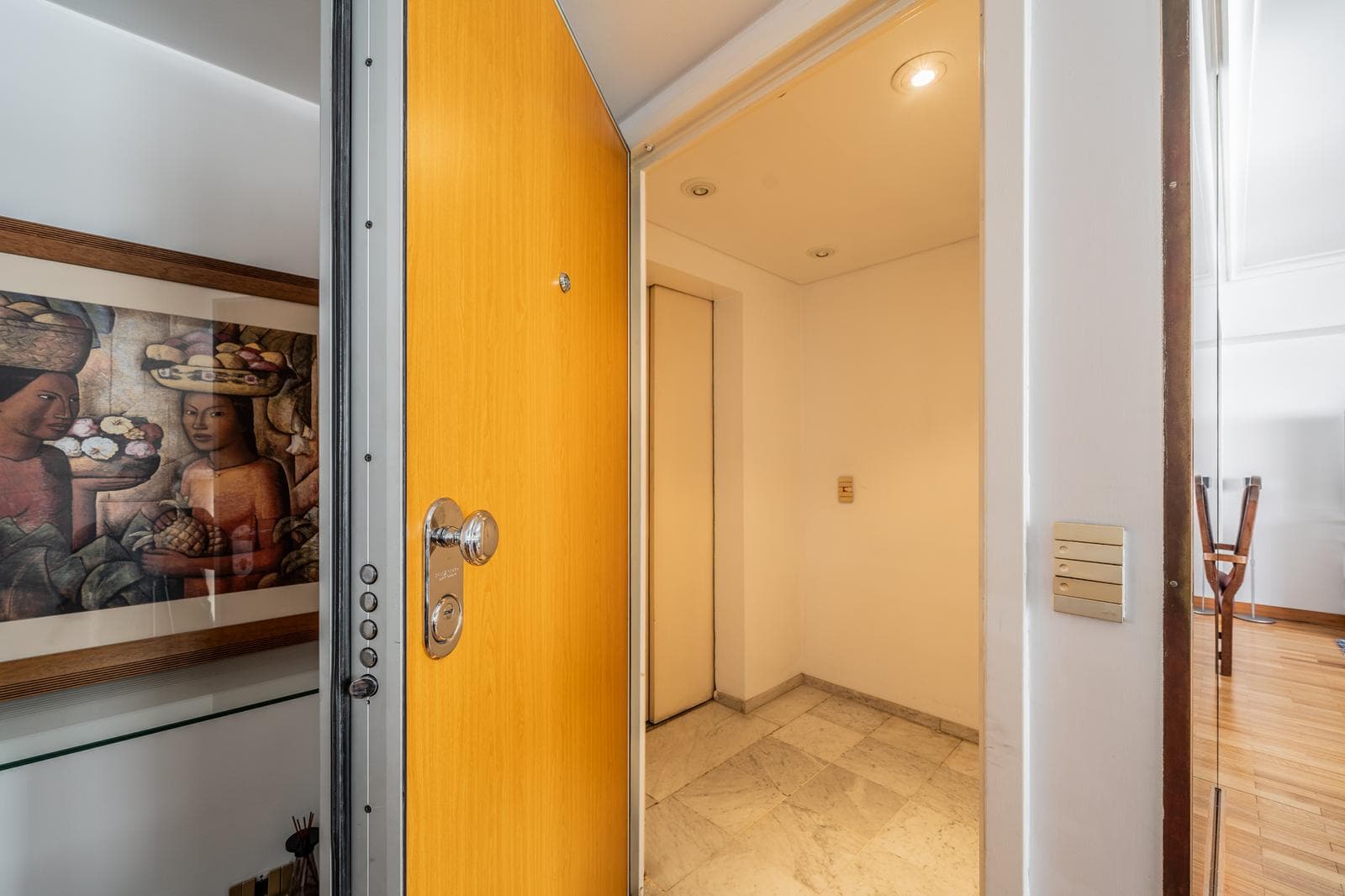 Venta Departamento Barrancas de Belgrano piso alto torre 5 ambientes cochera baulera