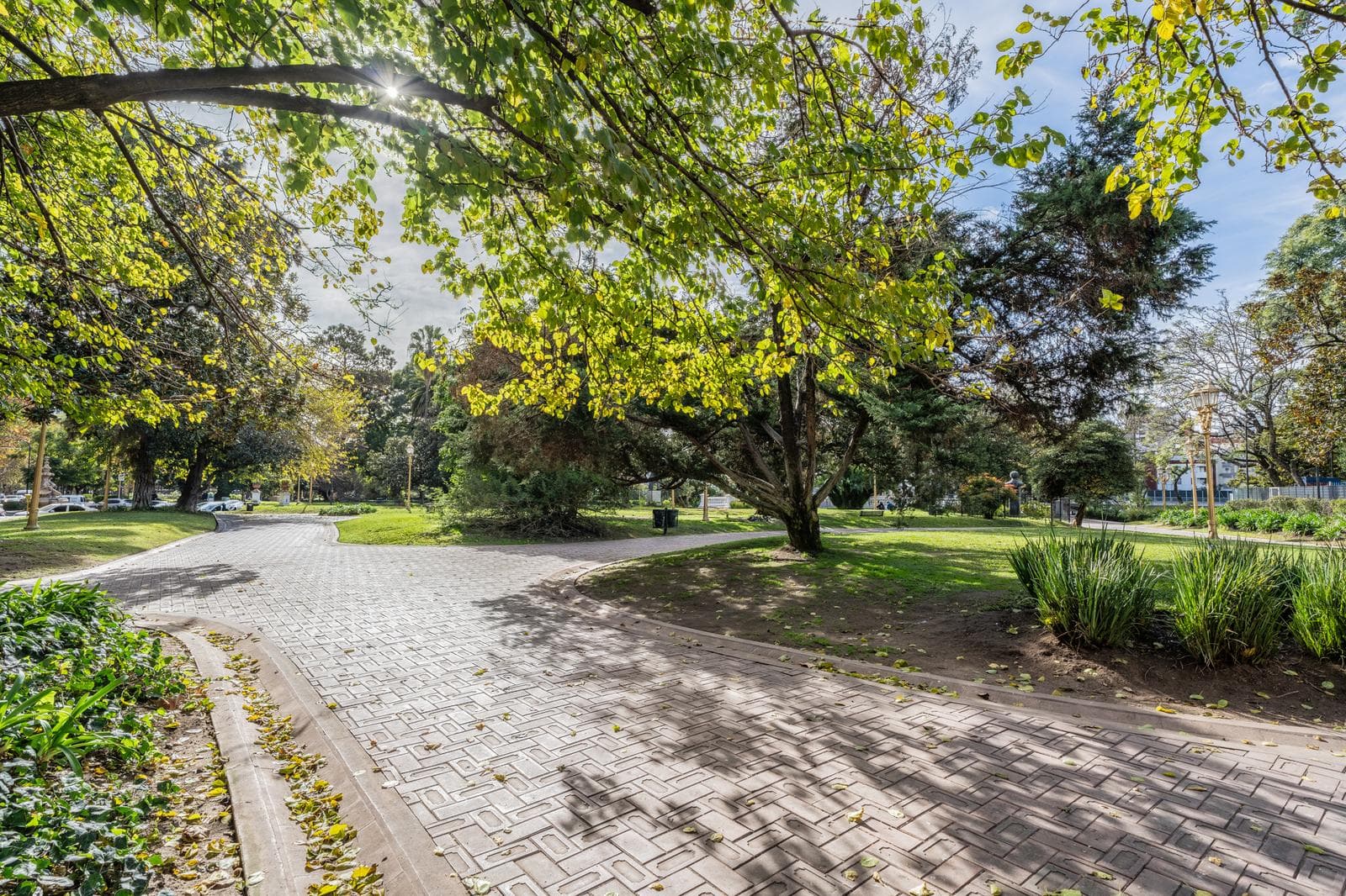 Venta Departamento Barrancas de Belgrano piso alto torre 5 ambientes cochera baulera